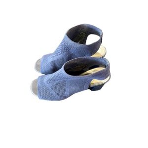 Impo Navy Stretch Heels